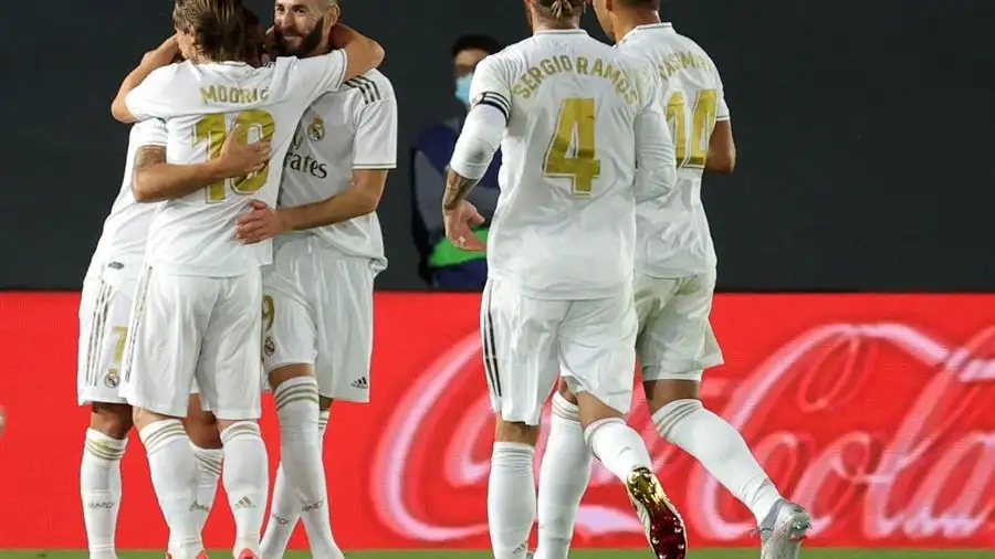 Benzema y Asensio guían al Real Madrid en su victoria en Liga contra el Valencia Benzema y Asensio guían al Real Madrid en su victoria en Liga contra el Valencia