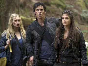 Clarke, Bellamy y Octavia en 'The 100' Clarke, Bellamy y Octavia en 'The 100'
