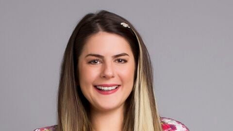 Ay&ccedil;a Erturan es Yeliz &Uuml;nsal