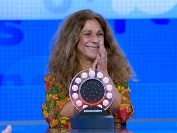 La petición de Lolita a Norma Ruiz fuera de cámara que sorprende a Roberto Leal La petición de Lolita a Norma Ruiz fuera de cámara que sorprende a Roberto Leal