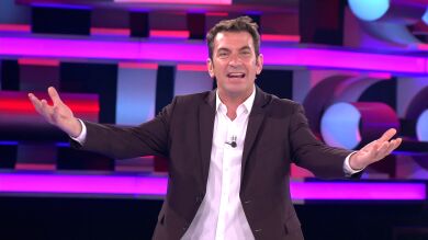 El cariñoso aplauso de Arturo Valls dedicado al público de ‘¡Ahora caigo!’ tanto en el plató como en sus casas