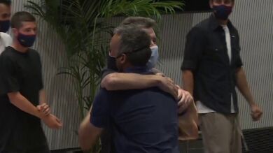 El emocionante abrazo de Luis Enrique y Juan Carlos Unzué: 