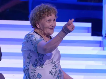 ¡Sexy Palmira! Así demuestra a Arturo Valls que está preparada para el pole-dance en ‘¡Ahora caigo!’ ¡Sexy Palmira! Así demuestra a Arturo Valls que está preparada para el pole-dance en ‘¡Ahora caigo!’