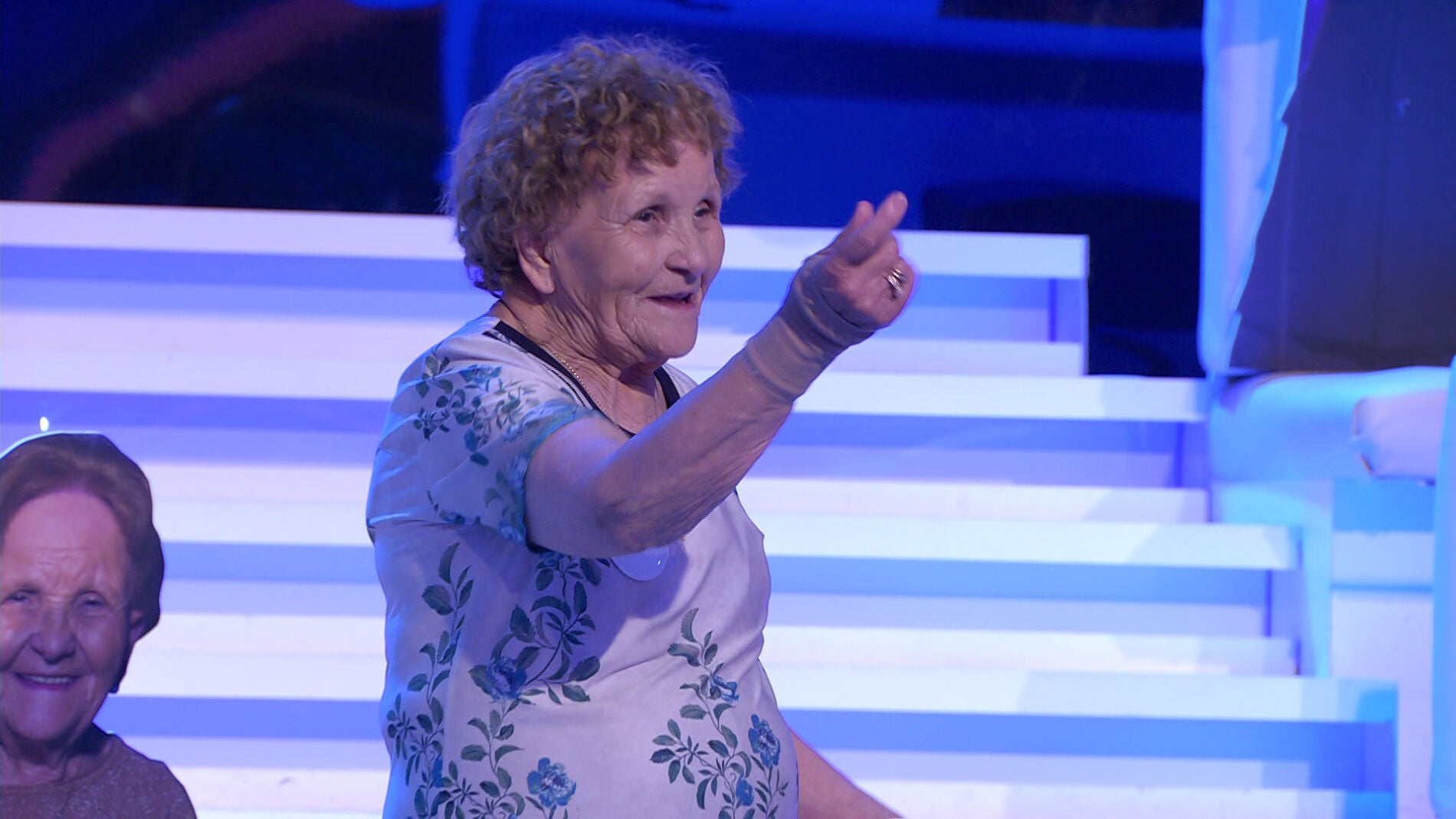 &iexcl;Sexy Palmira! As&iacute; demuestra a Arturo Valls que est&aacute; preparada para el pole-dance en &lsquo;&iexcl;Ahora caigo!&rsquo;