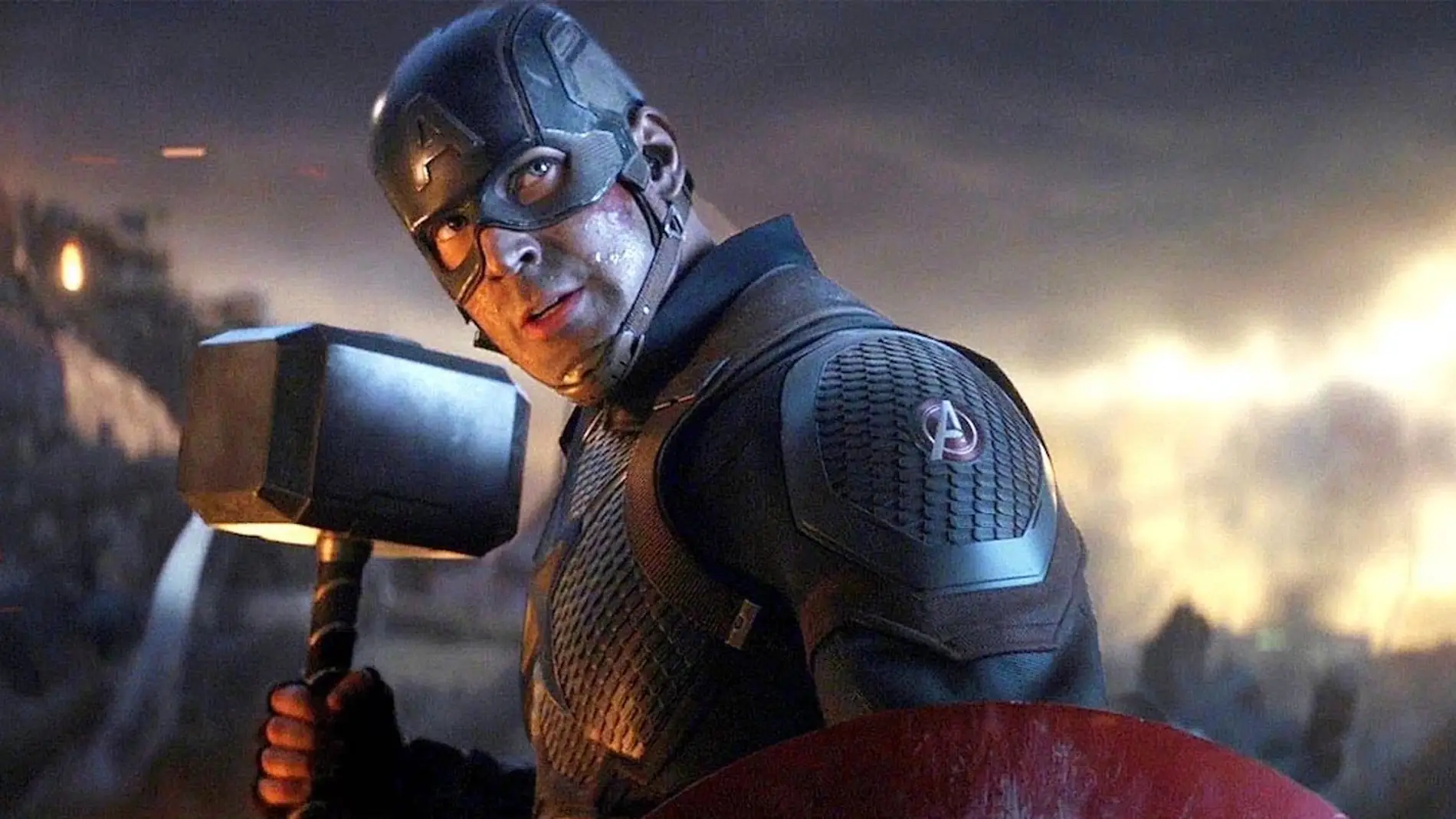 Capitán América con el martillo de Thor en 'Endgame'