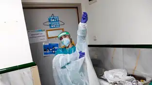 Sanitarios que atienden casos de coronavirus Sanitarios que atienden casos de coronavirus