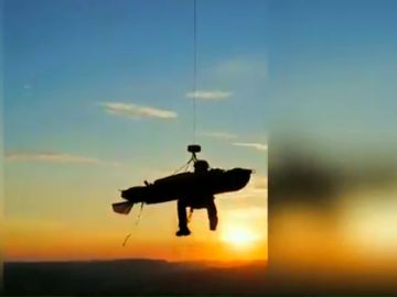El espectacular rescate en helicóptero a un montañero tras pasar la noche en una sima del País Vasco