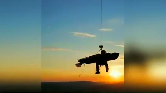 El espectacular rescate en helic&oacute;ptero a un monta&ntilde;ero tras pasar la noche en una sima del Pa&iacute;s Vasco