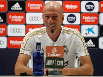 Zidane: "Achraf Hakimi es nuestro pero en este club hay dos cosas, la económica y la deportiva" Zidane: "Achraf Hakimi es nuestro pero en este club hay dos cosas, la económica y la deportiva"