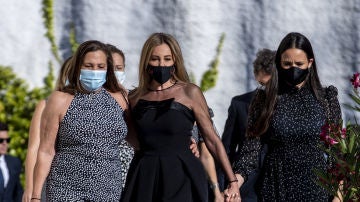 Ana Obregón en el funeral de su hijo, Álex Lequio Ana Obregón en el funeral de su hijo, Álex Lequio