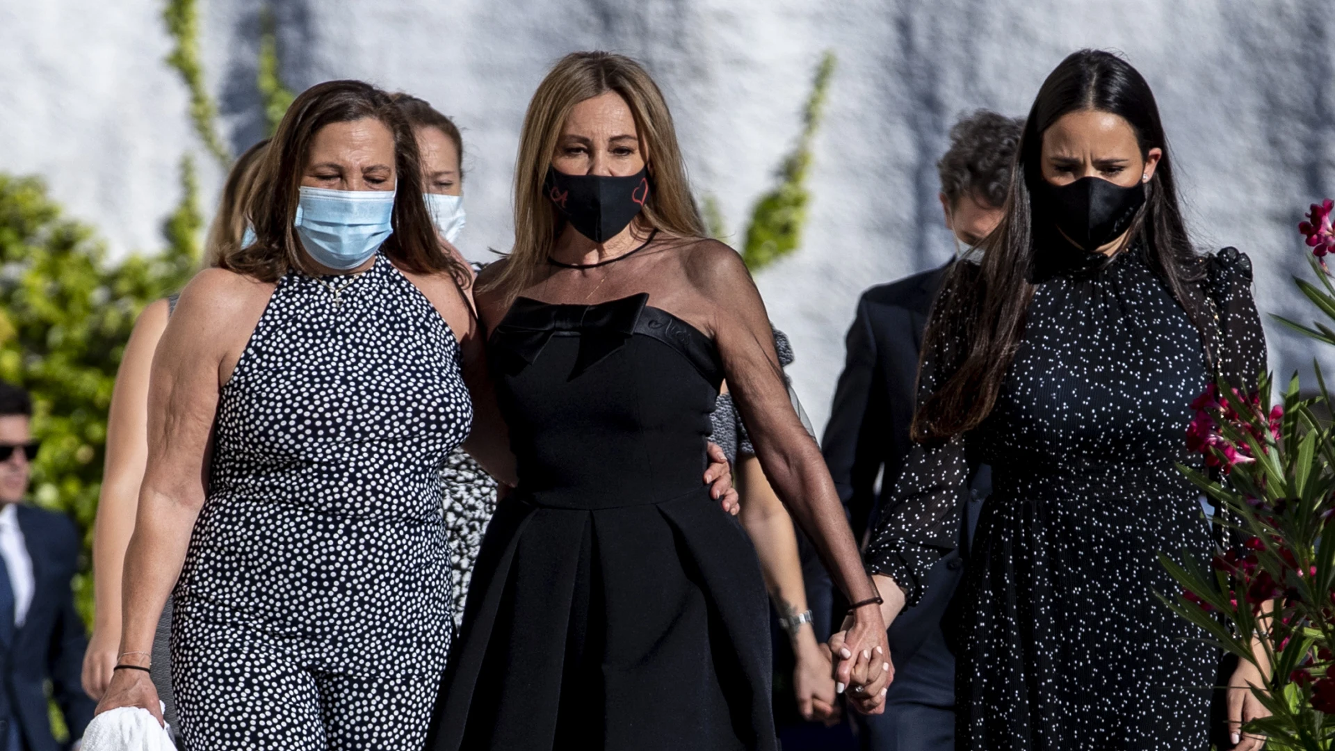 Ana Obregón en el funeral de su hijo, Álex Lequio Ana Obregón en el funeral de su hijo, Álex Lequio