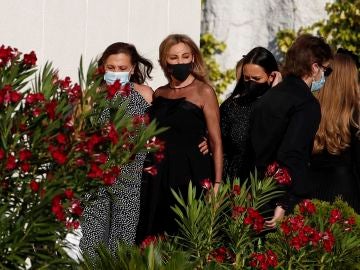 La actriz y presentadora Ana Obregón, a su llegada al funeral de su hijo