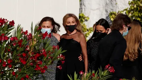 La actriz y presentadora Ana Obregón, a su llegada al funeral de su hijo La actriz y presentadora Ana Obregón, a su llegada al funeral de su hijo