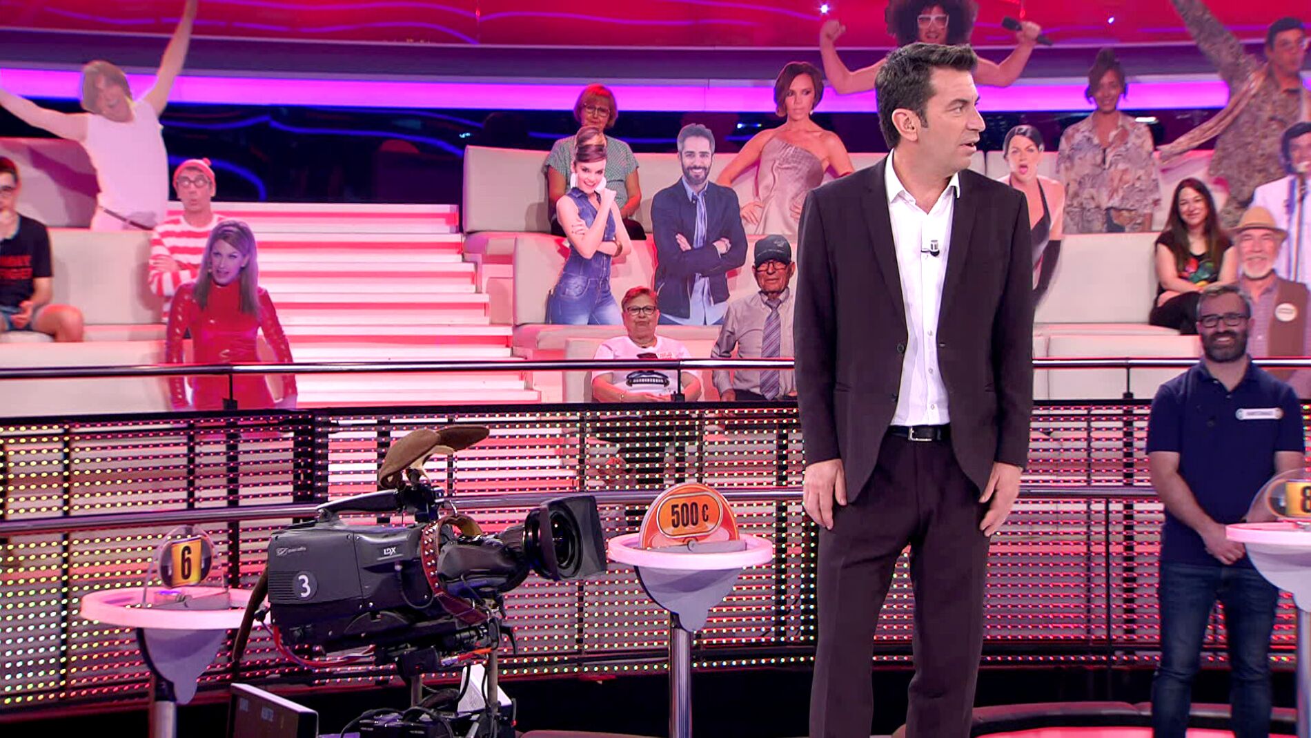Arturo Valls revela su divertido problema con la Polic&iacute;a por pasear a su 'mascota'