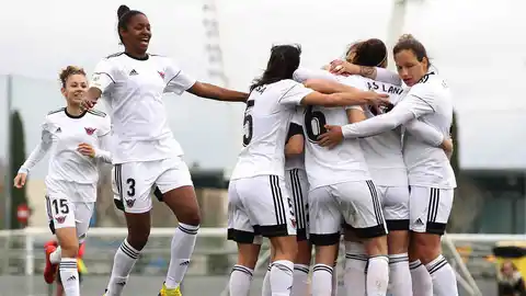 Las jugadoras del CD Tacón celebran un gol Las jugadoras del CD Tacón celebran un gol