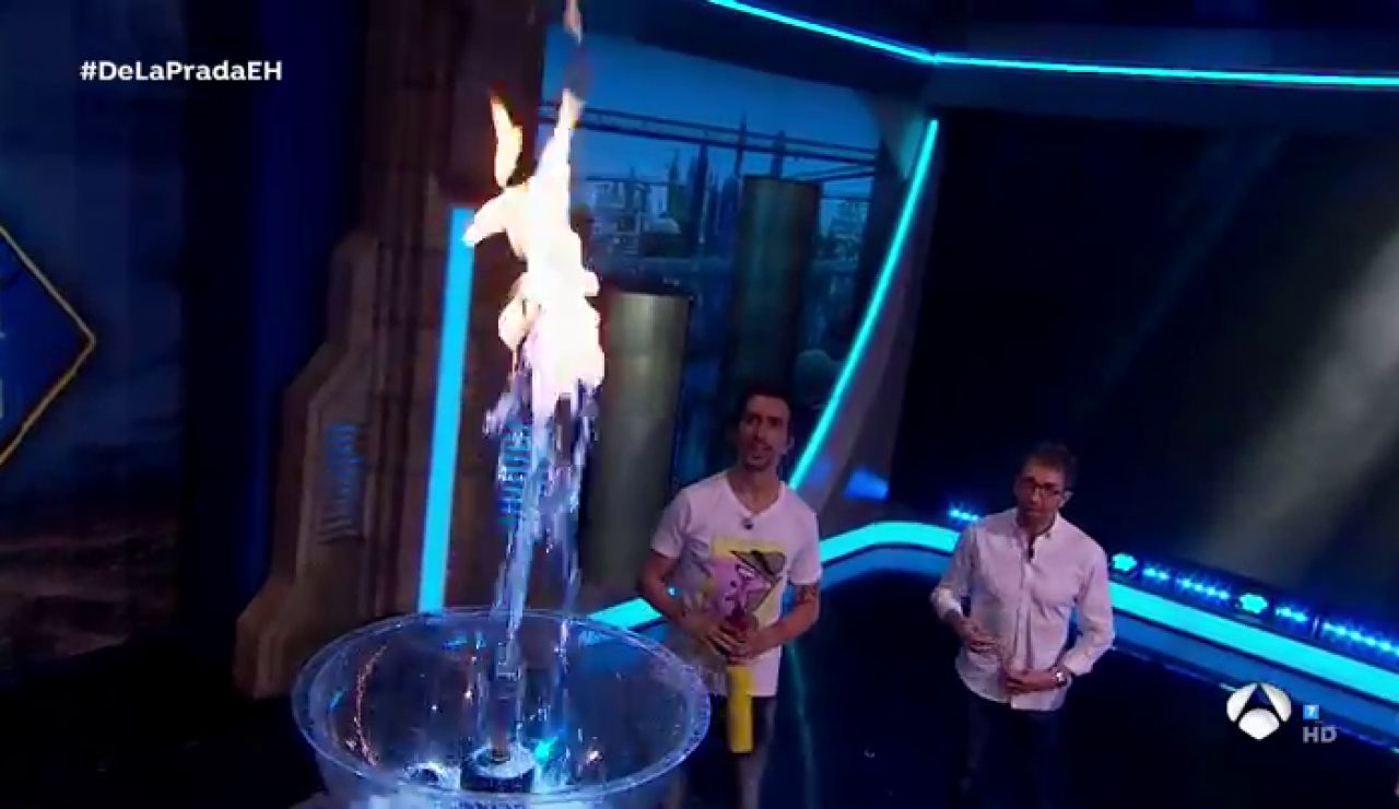 Agua ardiente, el espectacular efecto con el que Marron sorprende a Ágatha Ruiz de la Prada Agua ardiente, el espectacular efecto con el que Marron sorprende a Ágatha Ruiz de la Prada