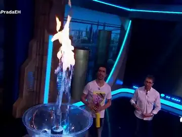 Agua ardiente, el espectacular efecto con el que Marron sorprende a Ágatha Ruiz de la Prada Agua ardiente, el espectacular efecto con el que Marron sorprende a Ágatha Ruiz de la Prada