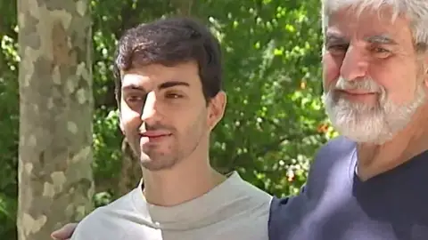 Carlos y su padre Carlos y su padre