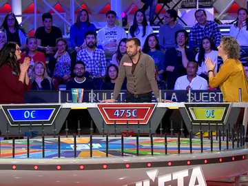 La insistente súplica de dos concursantes de ‘La ruleta de la suerte’ en un momento clave La insistente súplica de dos concursantes de ‘La ruleta de la suerte’ en un momento clave