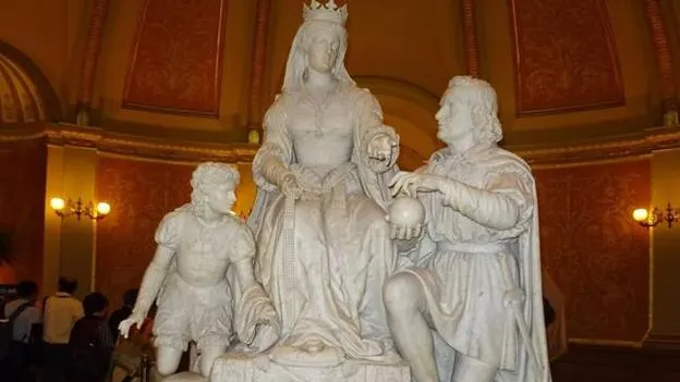 Madrigal de las Altas Torres, el pueblo de Isabel la Católica, pide 'adoptar' la estatua que van a retirar en California Madrigal de las Altas Torres, el pueblo de Isabel la Católica, pide 'adoptar' la estatua que van a retirar en California