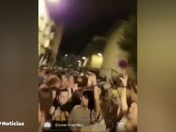 REEMPLAZO Aglomeraciones de jóvenes sin mascarilla en las fiestas de Sopelana suspendidas por el Ayuntamiento 
