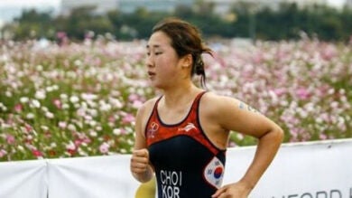 Se suicida Choi Sukhyeon-hyeon, una triatleta surcoreana de 22 años que sufría abusos de sus entrenadores