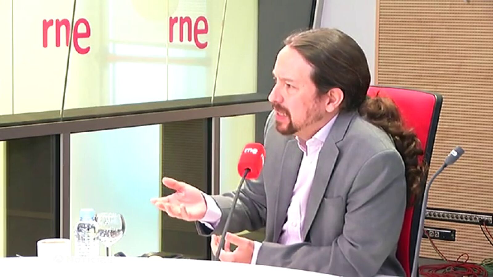 Pablo Iglesias decidió no entregar a Dina Bousselham la tarjeta de su móvil 