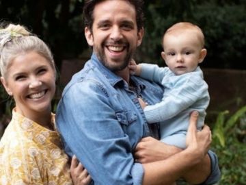 El actor Nick Cordero junto a su mujer y su hijo pequeño