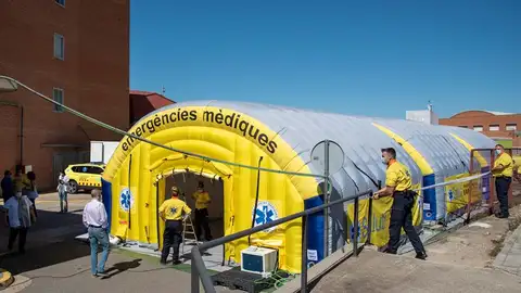 Hospital de campaña instalado en Lleida Hospital de campaña instalado en Lleida