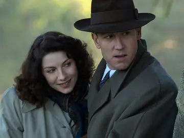 Caitriona Balfe y Tobias Menzies como Calire y Frank Randall en 'Outlander' Caitriona Balfe y Tobias Menzies como Calire y Frank Randall en 'Outlander'