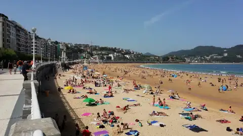 Jornada de playa en San Sebastián Jornada de playa en San Sebastián