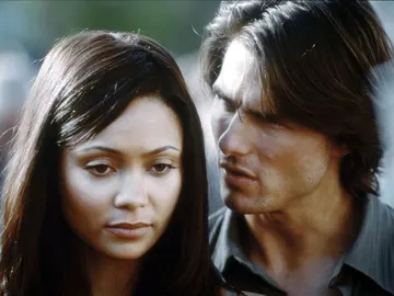 Thandie Newton y Tom Cruise en 'Misión Imposible 2' Thandie Newton y Tom Cruise en 'Misión Imposible 2'
