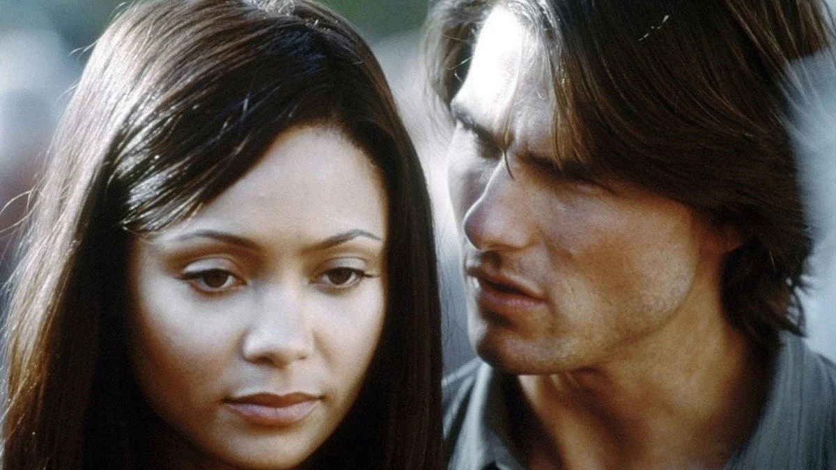 Thandie Newton y Tom Cruise en 'Misión Imposible 2'