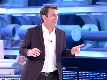 “¡No te lo permito!”: El insólito motivo por el que Arturo Valls no quiere dejar a un concursante que se plante en ‘¡Ahora caigo!’ “¡No te lo permito!”: El insólito motivo por el que Arturo Valls no quiere dejar a un concursante que se plante en ‘¡Ahora caigo!’