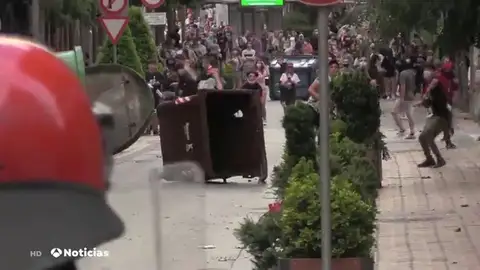 Disturbios en un mitin de Vox en Barakaldo Disturbios en un mitin de Vox en Barakaldo