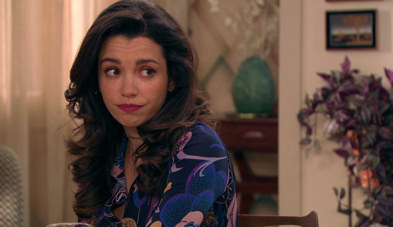 Amelia se arrepiente de su discusión con Luisita pero mantiene sus dudas Amelia se arrepiente de su discusión con Luisita pero mantiene sus dudas