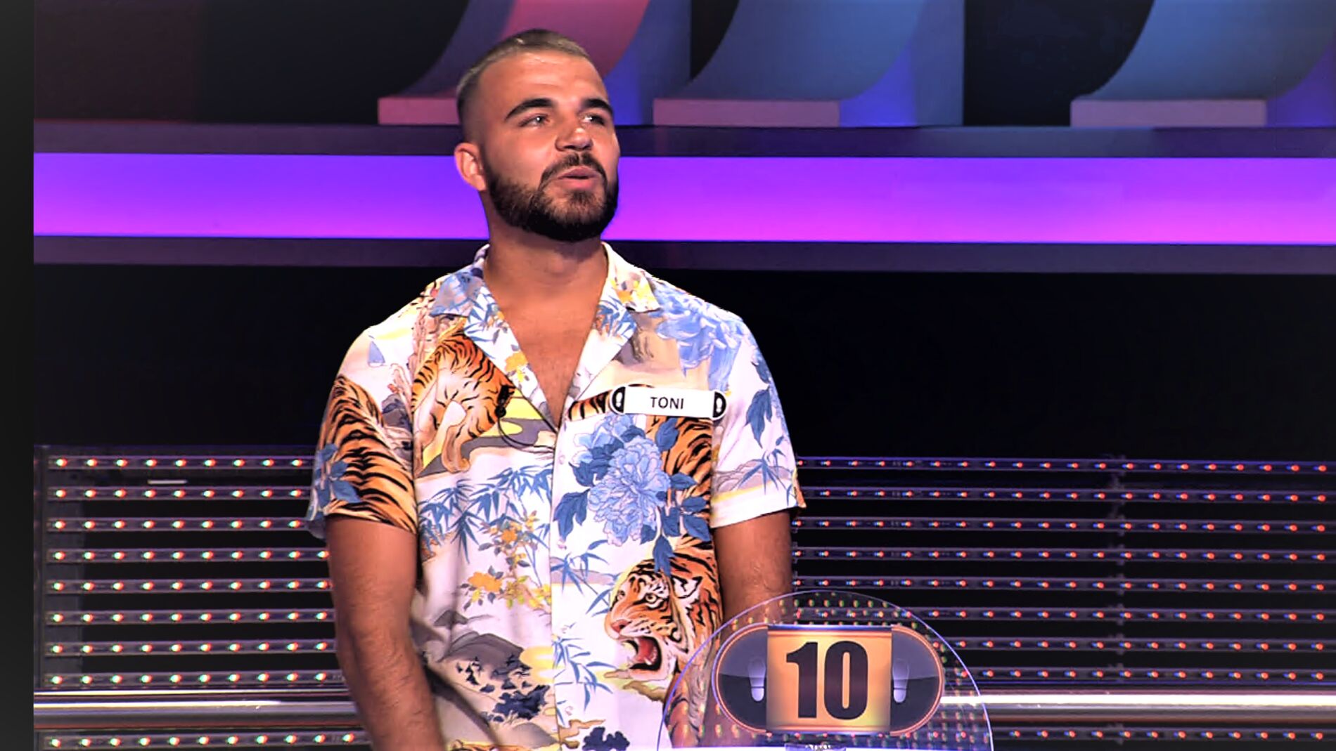 Arturo Valls encuentra al concursante con menos motivaci&oacute;n en la historia de '&iexcl;Ahora caigo!'