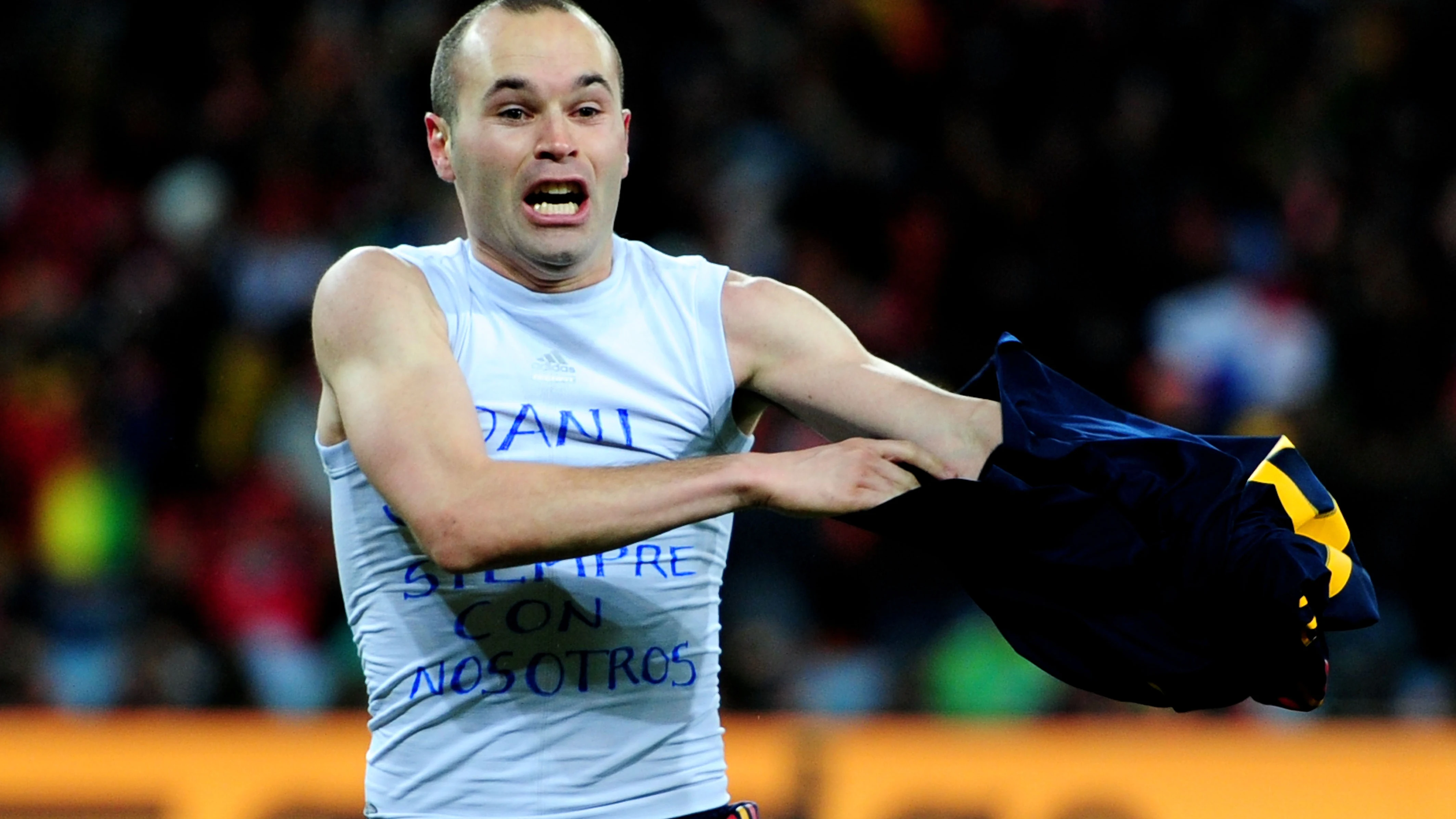 Andrés Iniesta recuerda diez años después el gol que dio a España el Mundial: "Sabía lo que tenía que hacer" Andrés Iniesta recuerda diez años después el gol que dio a España el Mundial: "Sabía lo que tenía que hacer"