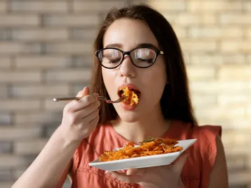 Comiendo pasta Comiendo pasta