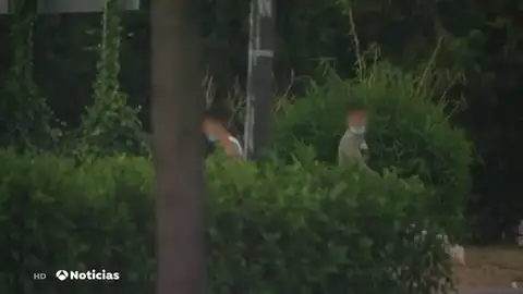 El vídeo que demuestra que los residentes entran y salen sin problema del centro de acogida de Málaga a pesar del rebrote El vídeo que demuestra que los residentes entran y salen sin problema del centro de acogida de Málaga a pesar del rebrote