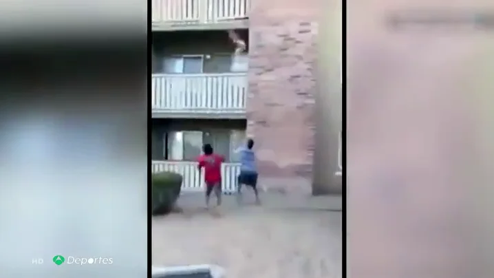 Phillip Blanks, exjugador de la NFL, salv&oacute; la vida de un ni&ntilde;o que fue arrojado por la ventana por su madre en un incendio