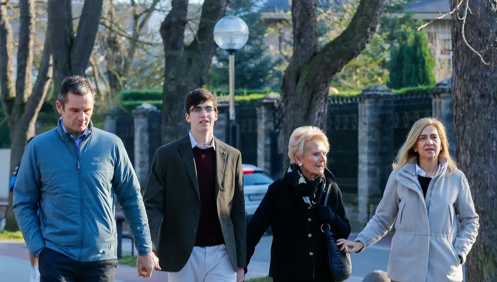 Iñaki Urdagarin, la infanta Cristina y su hijo Pablo Urdangarin y su abuela Claire Liebaert