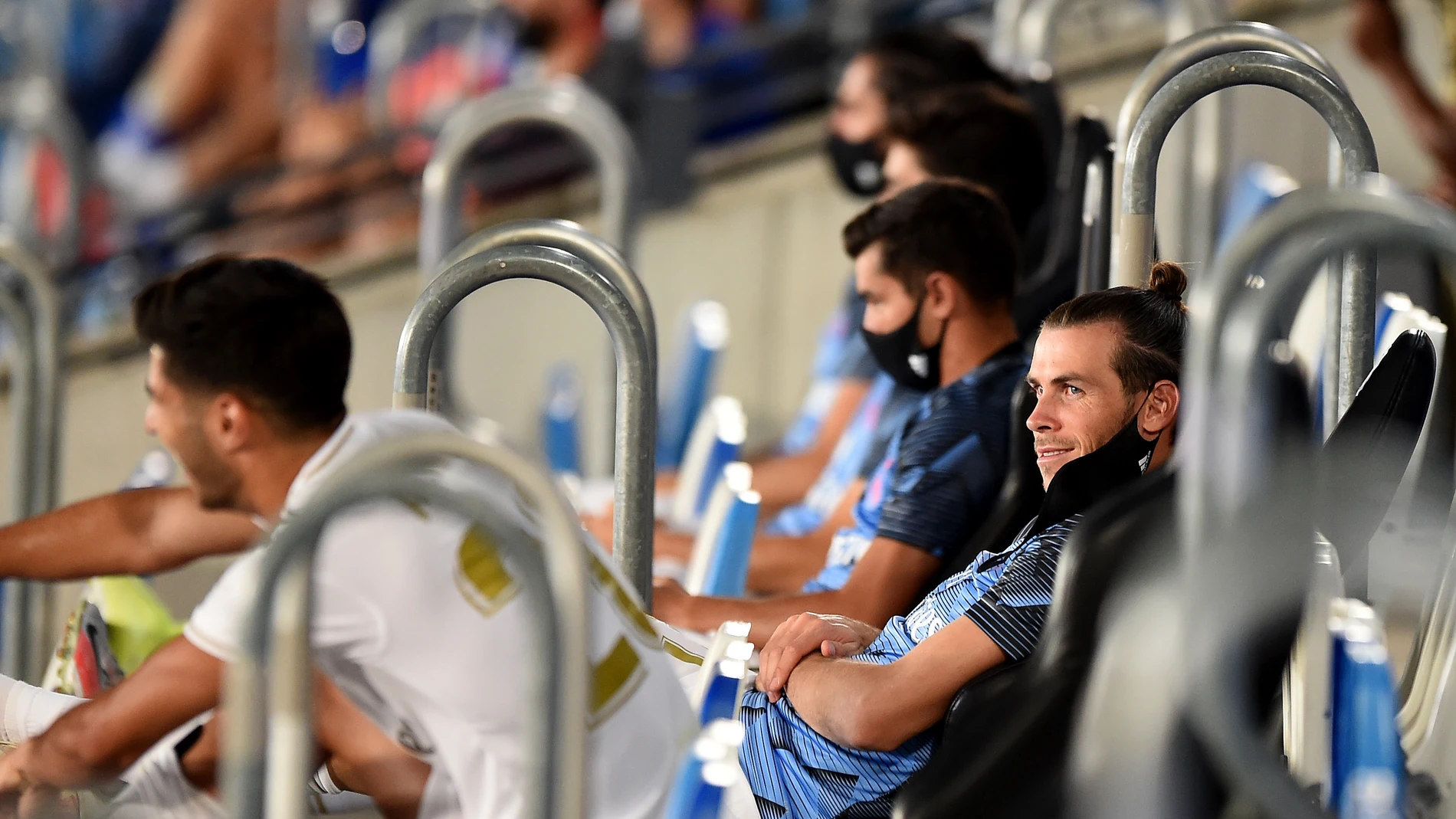Gareth Bale, en la grada del Di Stéfano durante el partido contra el Alavés Gareth Bale, en la grada del Di Stéfano durante el partido contra el Alavés
