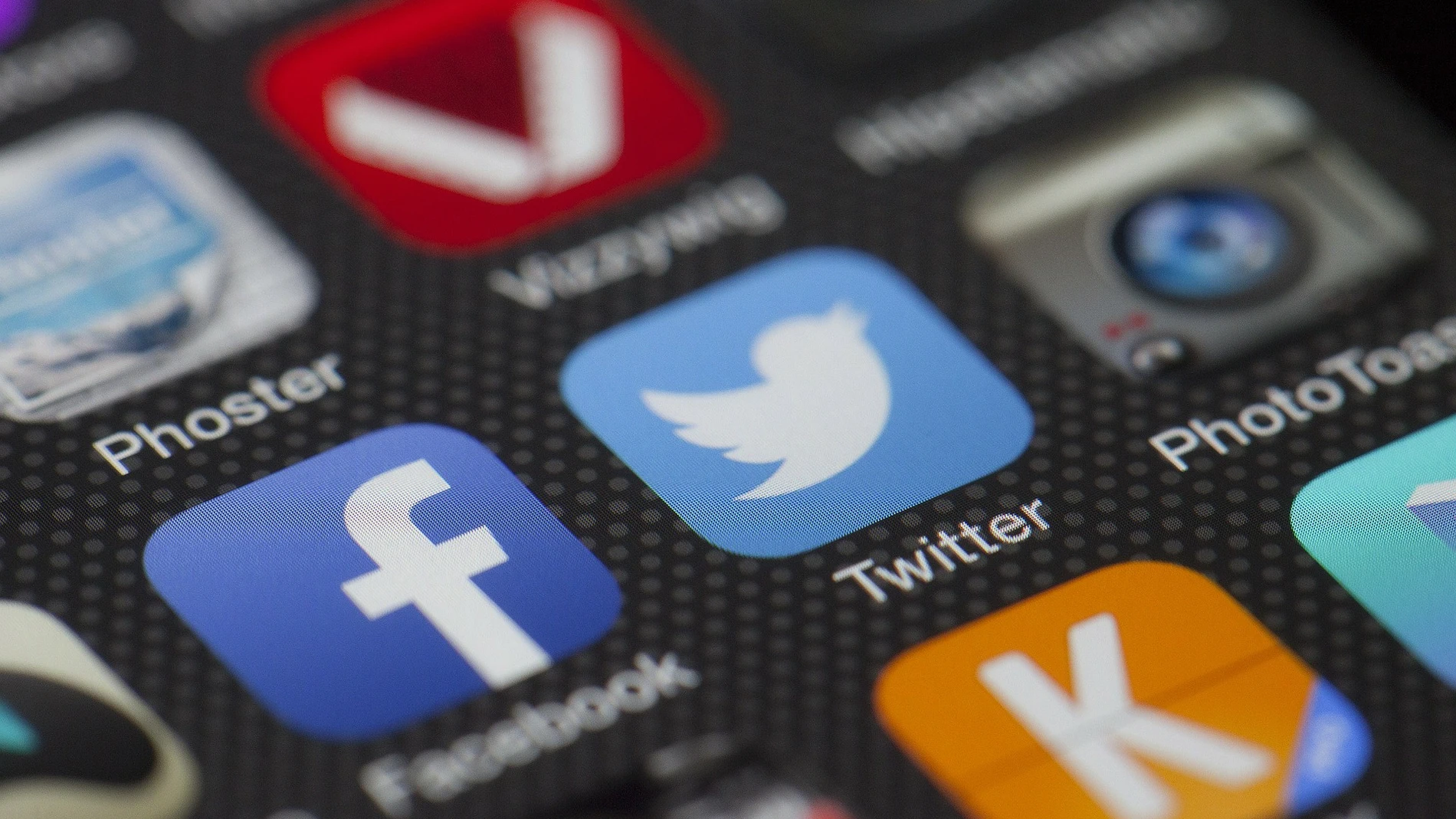 Twitter Twitter