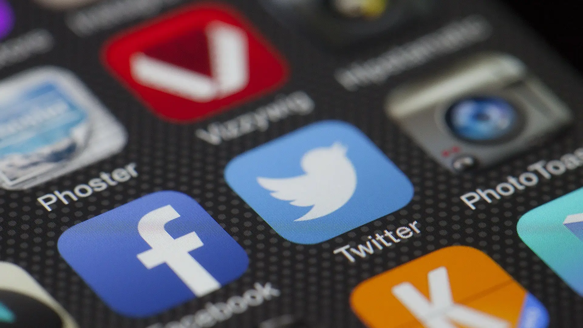 Twitter Twitter