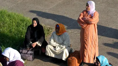 Temporeras abandonadas en Huelva. Temporeras abandonadas en Huelva.