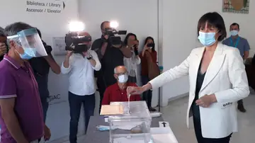 Ana Pontón ejerce su derecho al voto Ana Pontón ejerce su derecho al voto