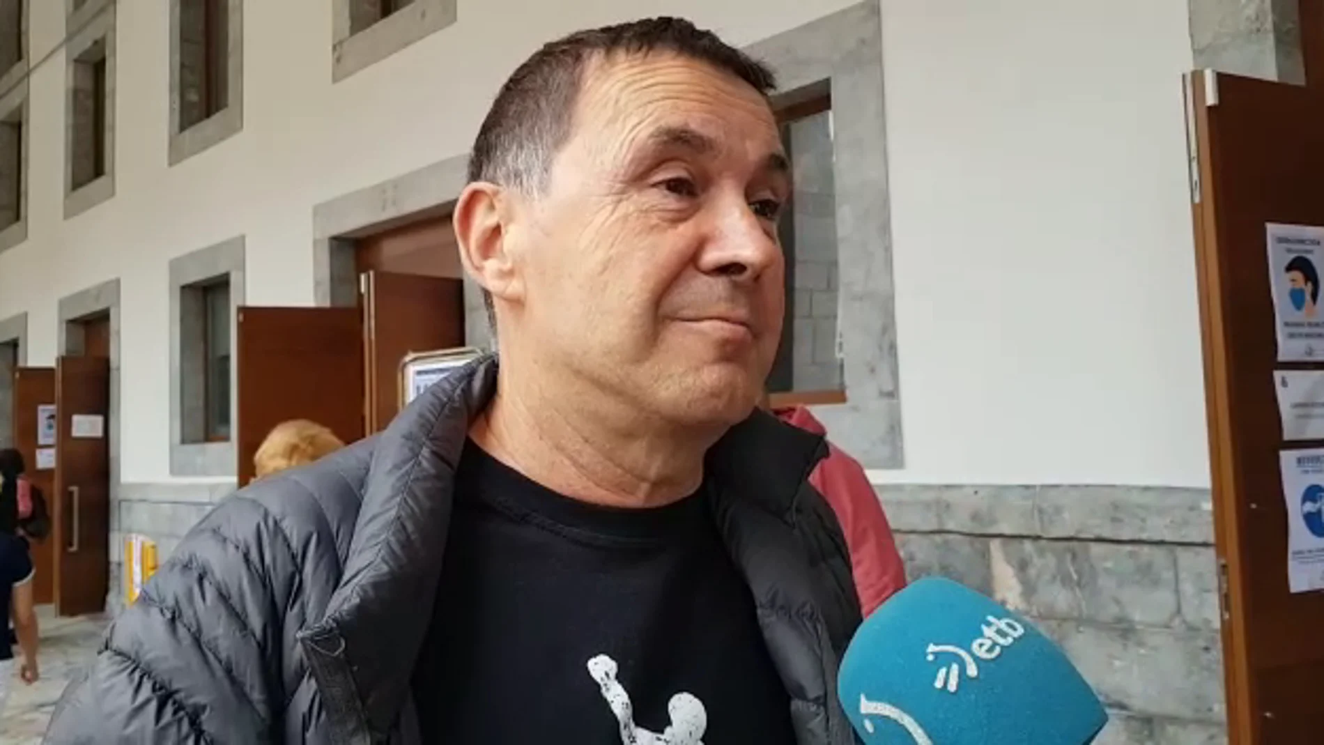 Otegi pide elegir entre quienes cuidan la salud y los que la ponen en riesgo Otegi pide elegir entre quienes cuidan la salud y los que la ponen en riesgo