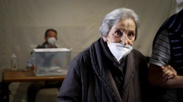 Juana, con 100 años, tras ejercer su derecho al voto en las elecciones vascas 2020