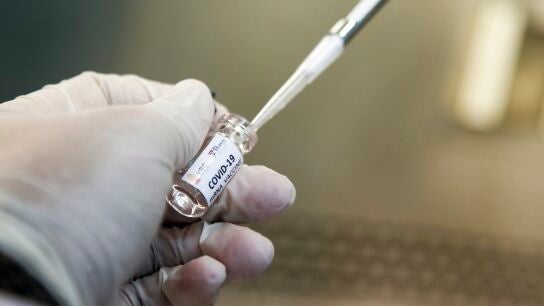 Imagen de archivo de una posible vacuna contra el coronavirus